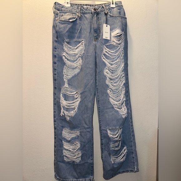NWT Destroyed 90s-Fit Straight Jeans light wash distressed denim Forever 21 RARE - Picture 5 of 13